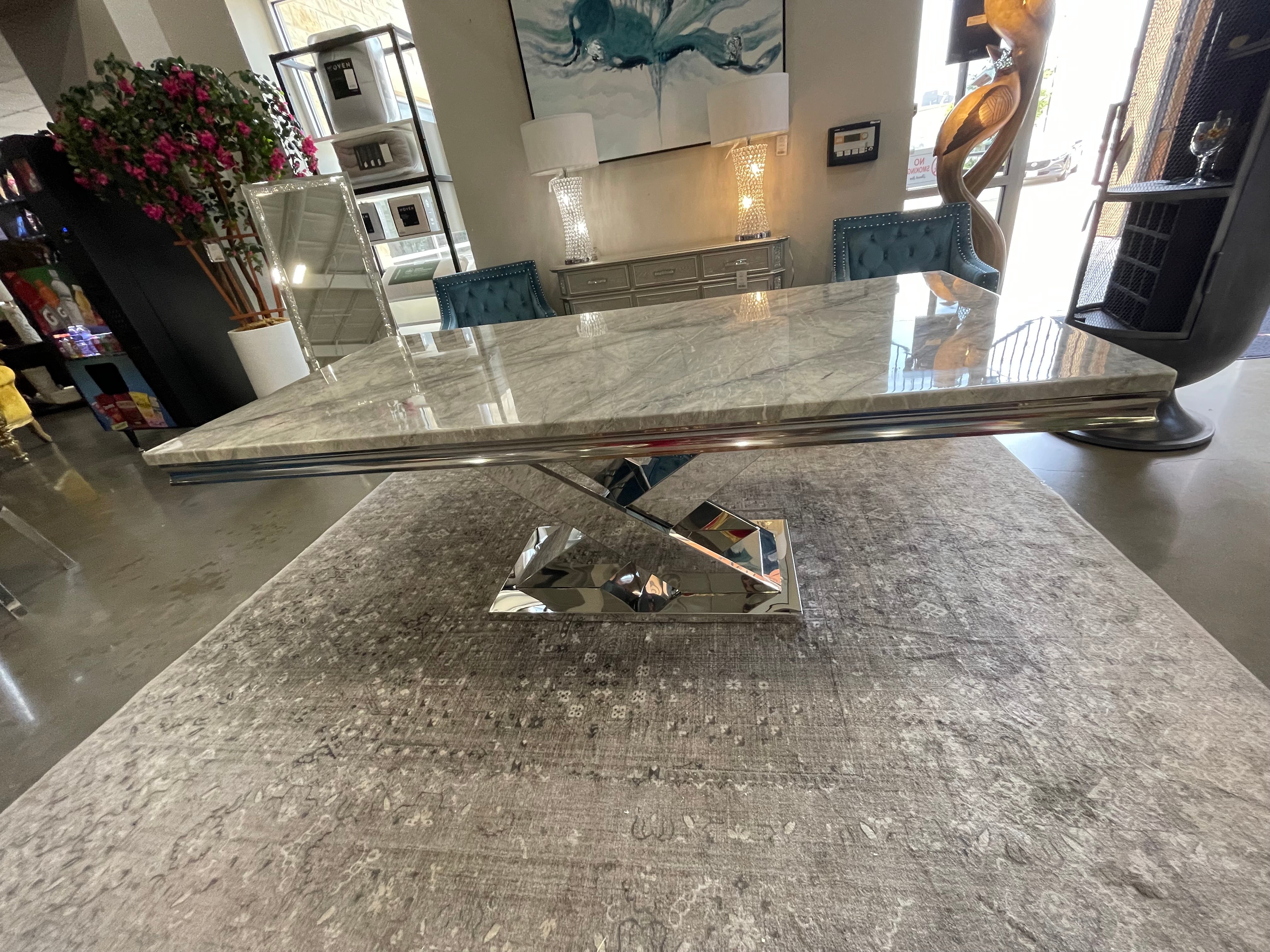 Anastasia Table w/ 6 Chairs