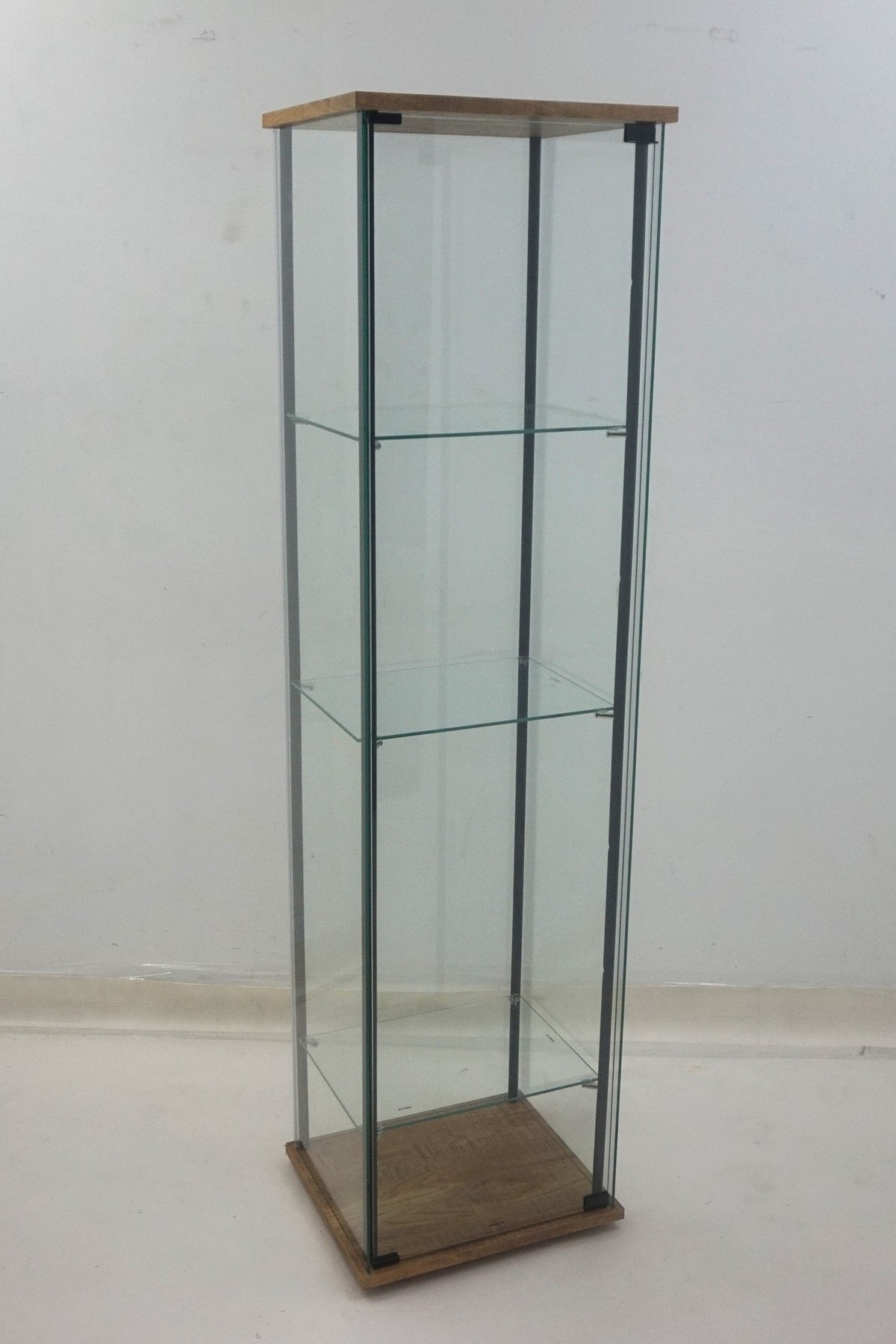 Bellatrix 3-shelf Clear Glass Curio Cabinet Mango