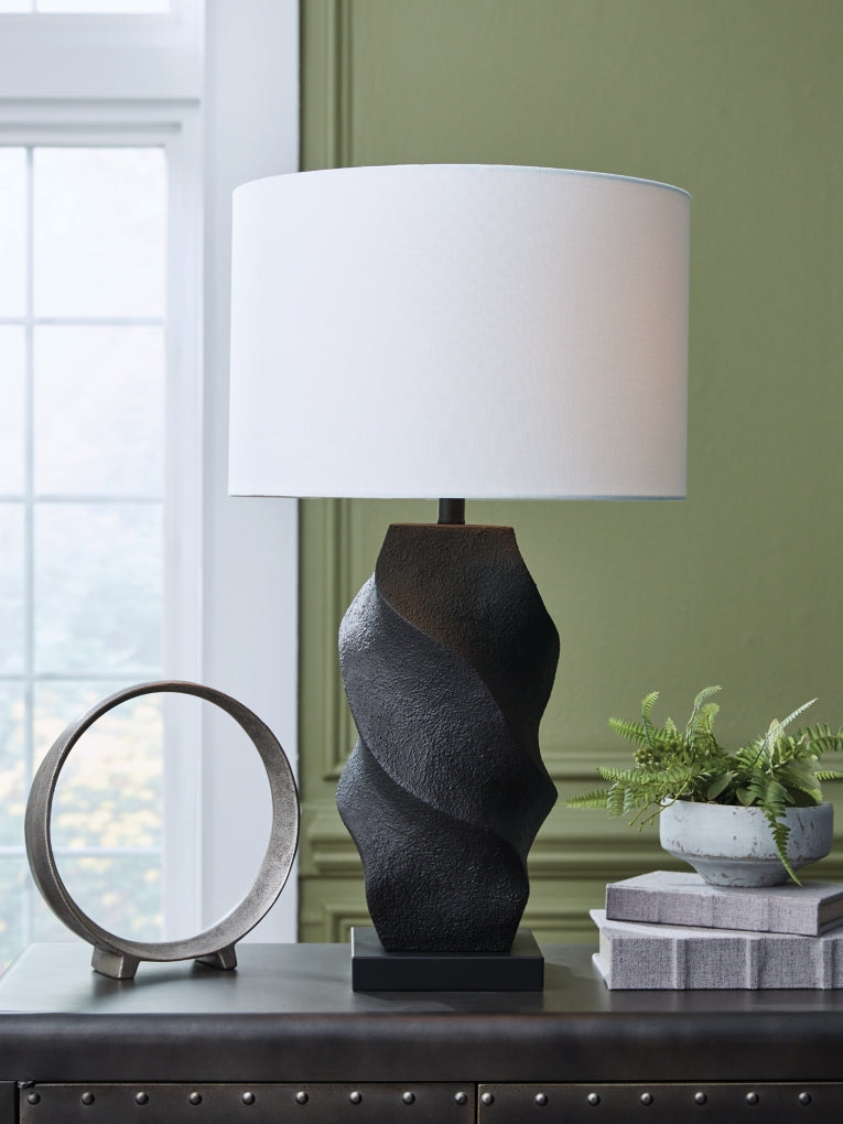 Amillion Poly Table Lamp