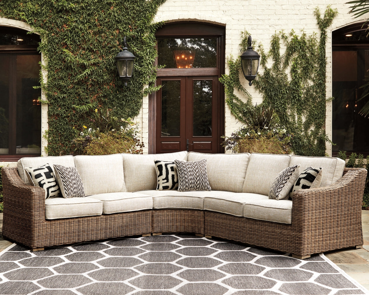 Beachcroft Outdoor Seating