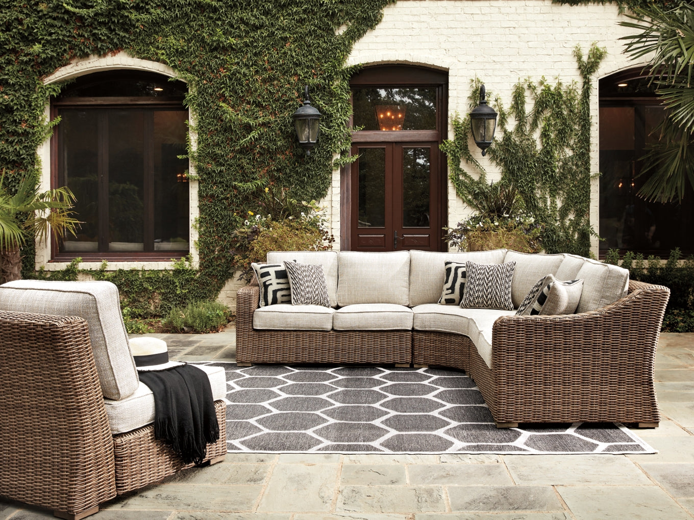 Beachcroft Outdoor Seating